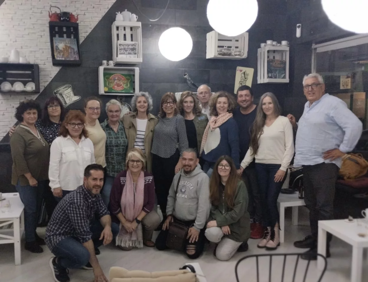 Tertulia «Café de Luz» en la cafetería «Aquí Mismo»