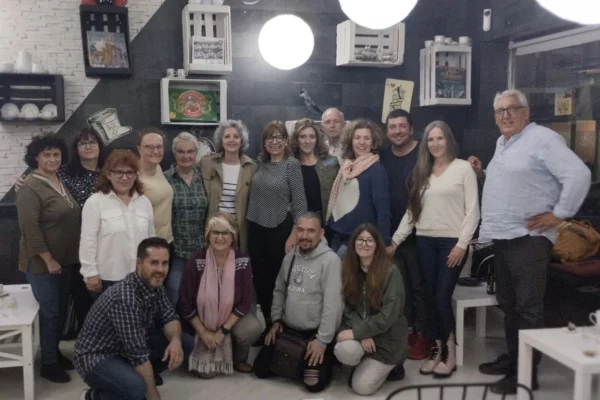 Tertulia «Café de Luz» en la cafetería «Aquí Mismo»